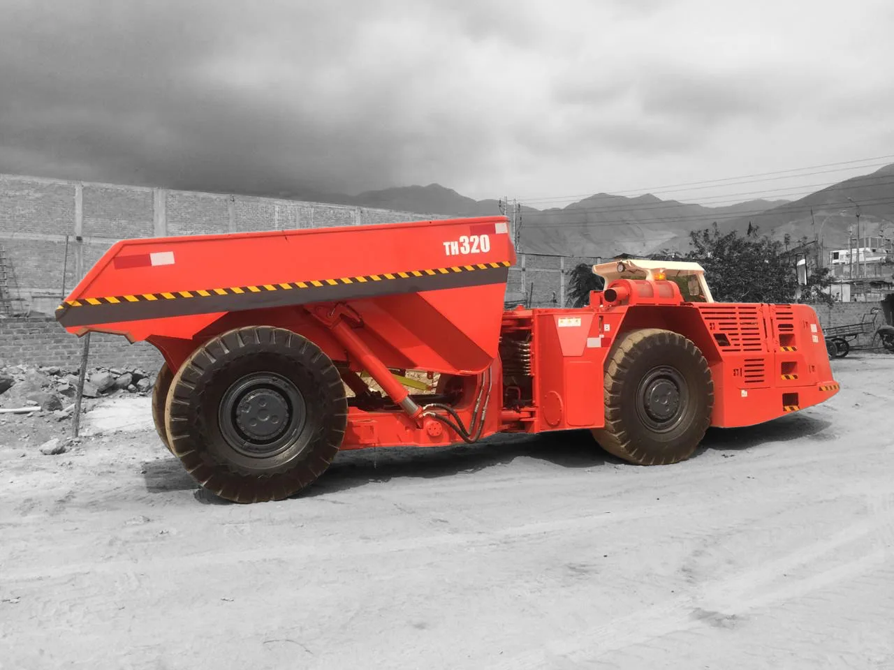 TH320-2009-Rebuilt (2)