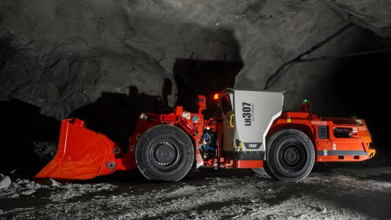 Cargador Subterráneo Sandvik LH307